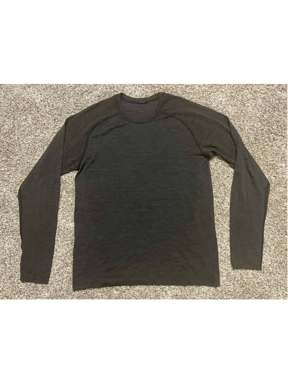 Lululemon Men’s Metal Vent Tech Long Sleeve Shirt, Size Medium, EUC